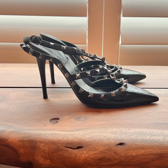 Valentino Patent Rockstud Caged Pumps - Picture 2 of 15